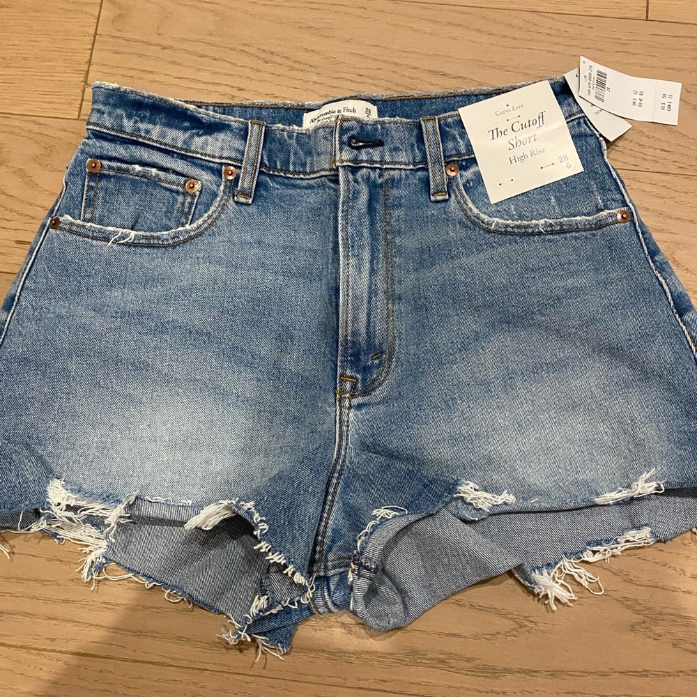 NWT ABERCROMBIE & FITCH SHORTS